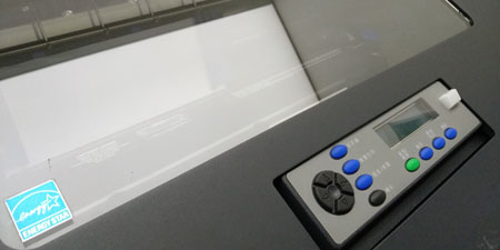 新型工業(yè)高速行式打印機發(fā)布，節(jié)省色帶耗材成本加中文控制面板