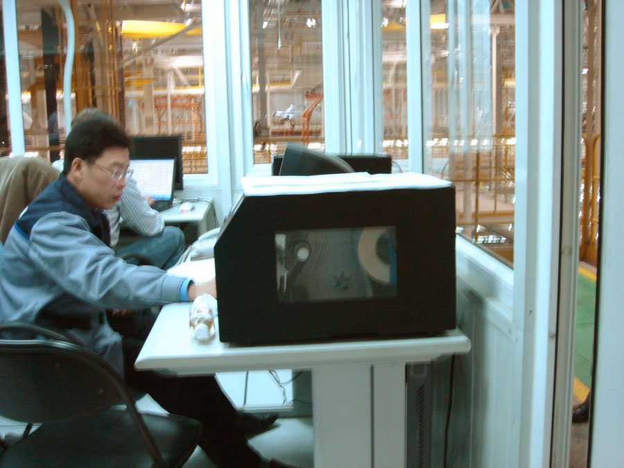 T5304r型號工業(yè)級條碼打印機為北京奔馳戴克的汽車總裝線批量打印Code128A條形碼